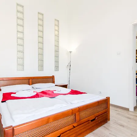 Apartment Centre Style