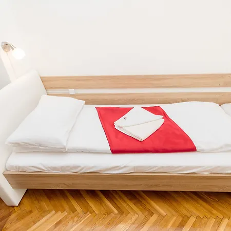 Centre Style Apartment *