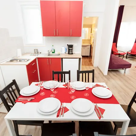 Apartment Centre Style