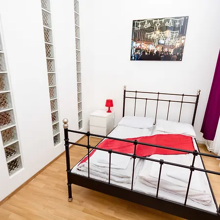Apartment Centre Style *