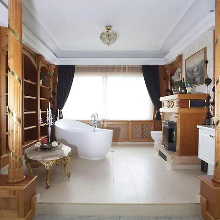 Villa St. Peter's With Swimming Pool Budapest