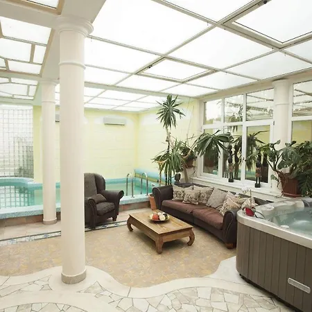 Villa St. Peter's With Swimming Pool