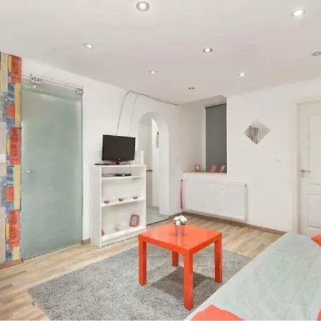 Akacfa Utca 65. Apartman *