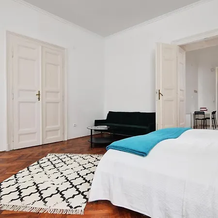 Bg Kaldy Gyula Studio's * Budapest