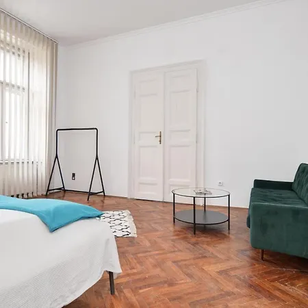 Bg Kaldy Gyula Studio's * Budapest