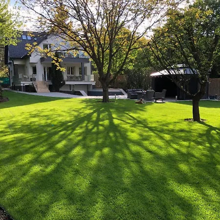 Buda Valley: With Garden Apartment