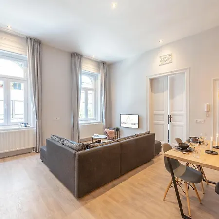 Apartment Liv