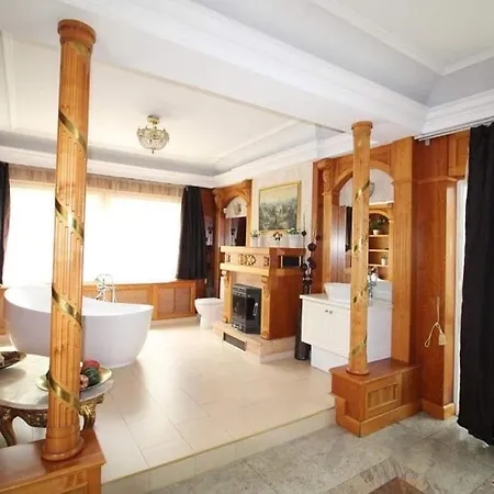 St. Peter's With Swimming Pool Villa