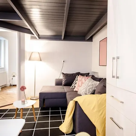 Rainbow Dream Apartment *