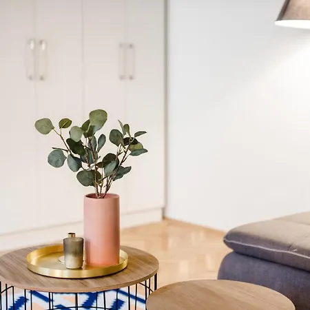 Apartment Rainbow Dream *