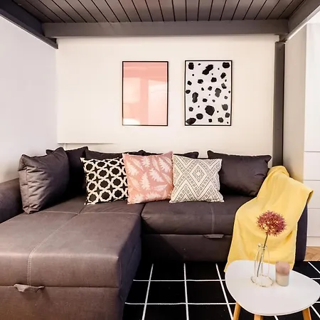 Rainbow Dream Apartment *