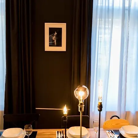 R38 - Artists Luxury Apartment