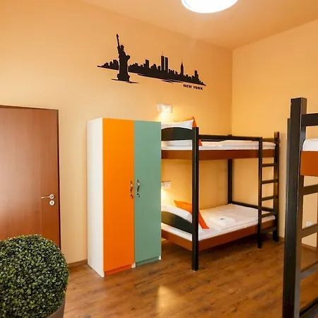 Full Moon Hotel 3*