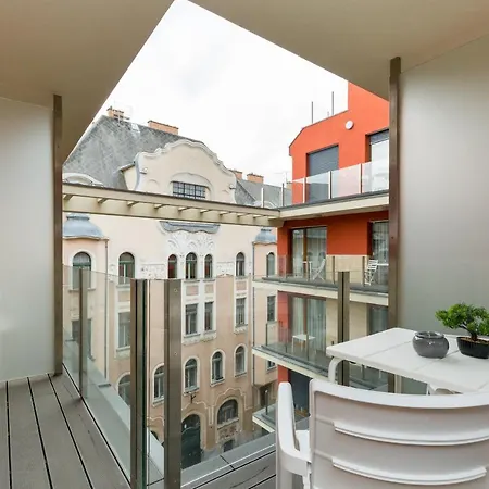 Downtown Residences - Ac,elevator,terrace Apartament *