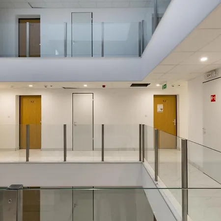 Downtown Residences - Ac,elevator,terrace Apartament