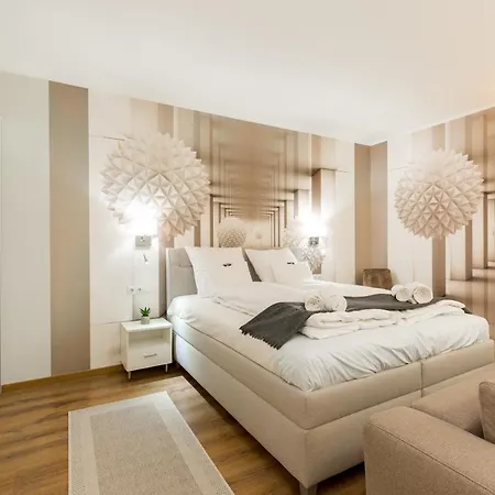 Downtown Residences - Ac,elevator,terrace Apartament *
