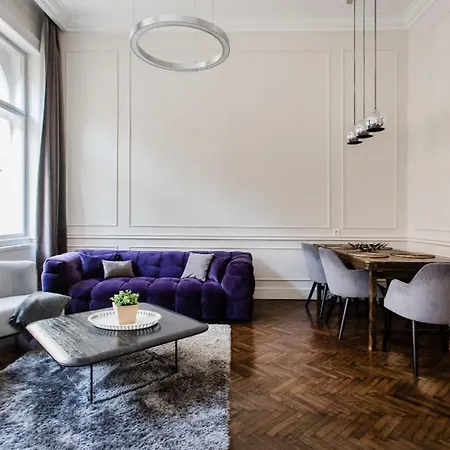 Opera With Free Parking, 2br2ba, Ac Apartment Budapest