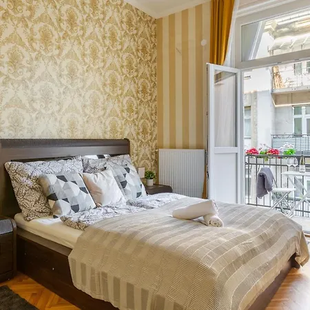Luxury Downtown By Anna