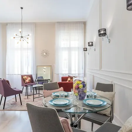Milano Design Center With Ac Apartment