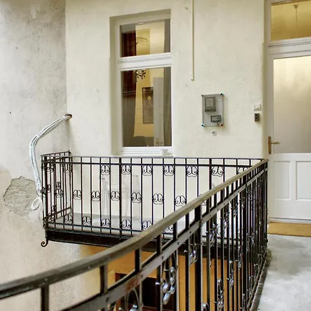 4br , 3bhr With Ac At The Opera Boedapest