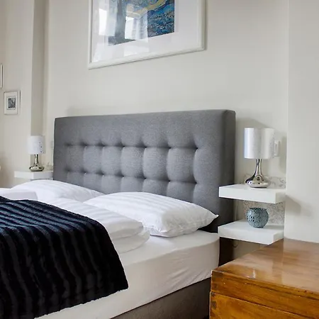 Deluxe In The Heart Of The