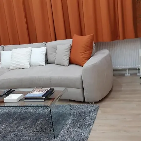 Apartment Modern, Quiet & Cozy In The Middle Of Downtown Near Danube At Fashion Street