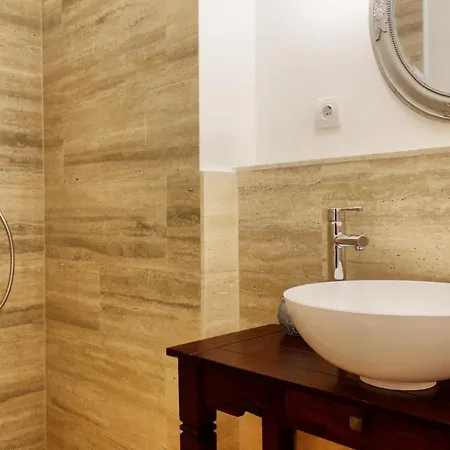 4br , 3bhr With Ac At The Opera Appartement