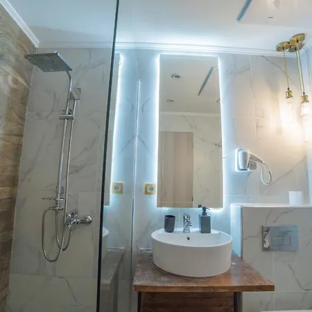 Lejlighedshotel Maria Boutique Suits 3*