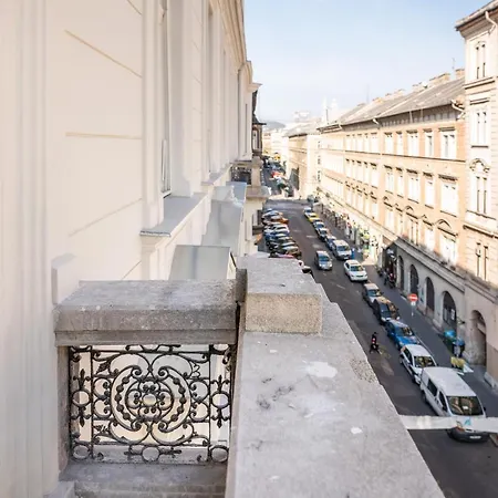 Apartment Milano Design Center With Ac Budapest