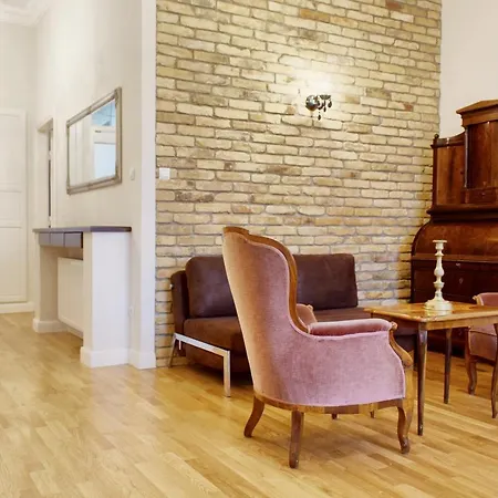 4br , 3bhr With Ac At The Opera Boedapest