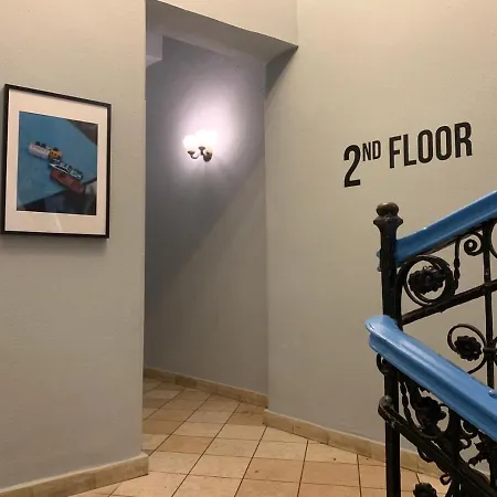 Hostal 2b & Budapest