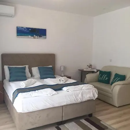 Apartamento Corvin Rose *