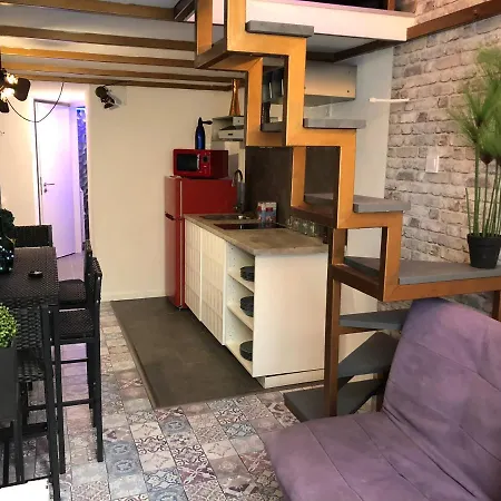 Corvin Ruinpub Designed Apartment