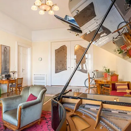 Stunning Spacious Art Nouveau Apart , Grand Piano 아파트 *