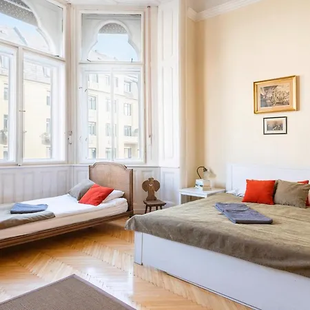 Stunning Spacious Art Nouveau Apart , Grand Piano 부다페스트