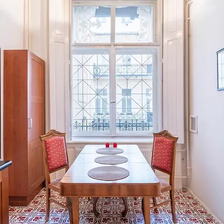 Stunning Spacious Art Nouveau Apart , Grand Piano Budapešť