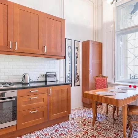 아파트 Stunning Spacious Art Nouveau Apart , Grand Piano *