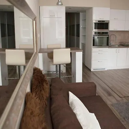 Downtown Regiposta 15 Apartman *