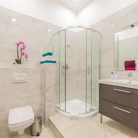 Global Aparthotel