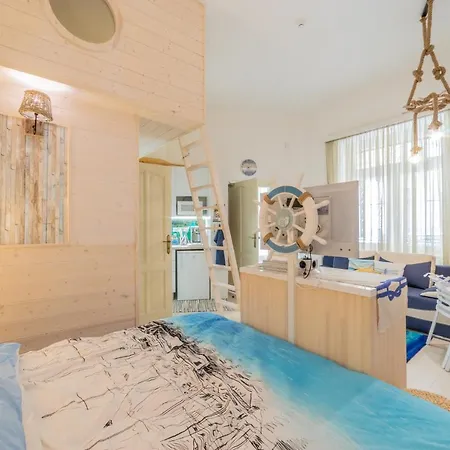 Urban Nest Synagouge Apartment *