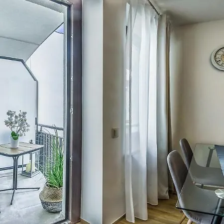 Art Homes *