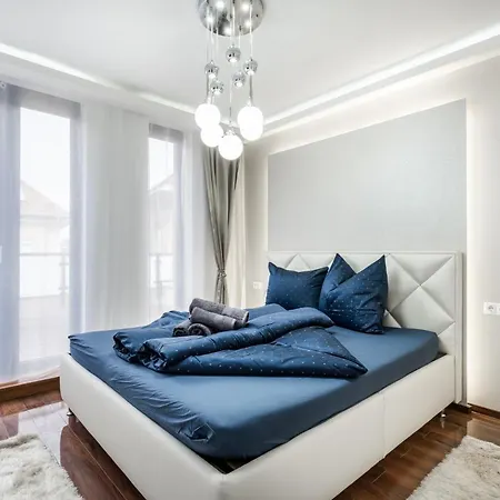 Kiraly 44 Luxury With Free Parking Apartament