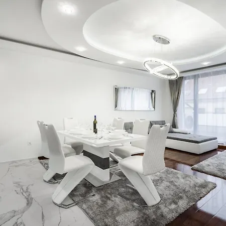 Kiraly 44 Luxury With Free Parking Apartament