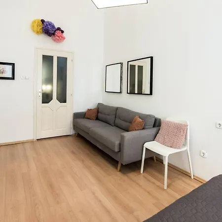 Cosy And Central With 4 Bedrooms And A/c Apartment Budapest