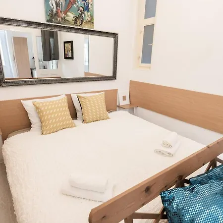 Cosy And Central With 4 Bedrooms And A/c Budapešť