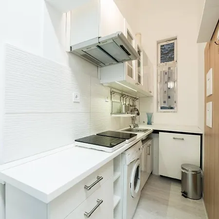 Apartment Cosy And Central With 4 Bedrooms And A/c
