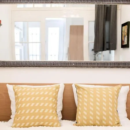 Cosy And Central With 4 Bedrooms And A/c Budapest