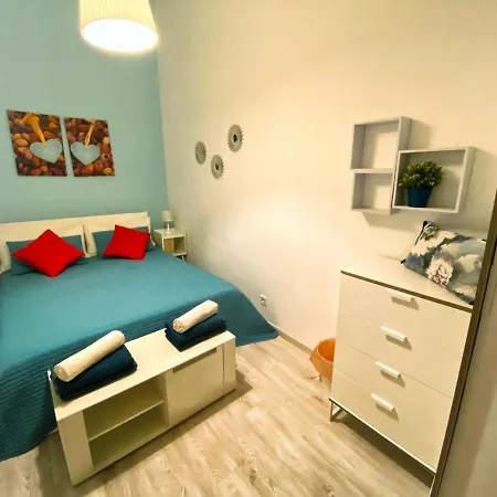 Center Cozy Akacfa Apartment