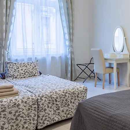 Goldcentral Grand Boulevard Apartment *