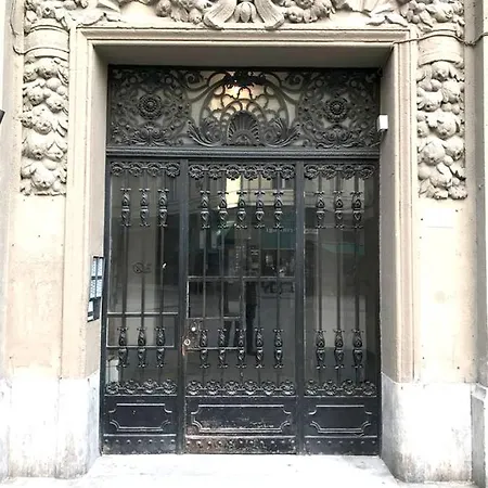 Iranyi - Flat In The Heart Of Downtown